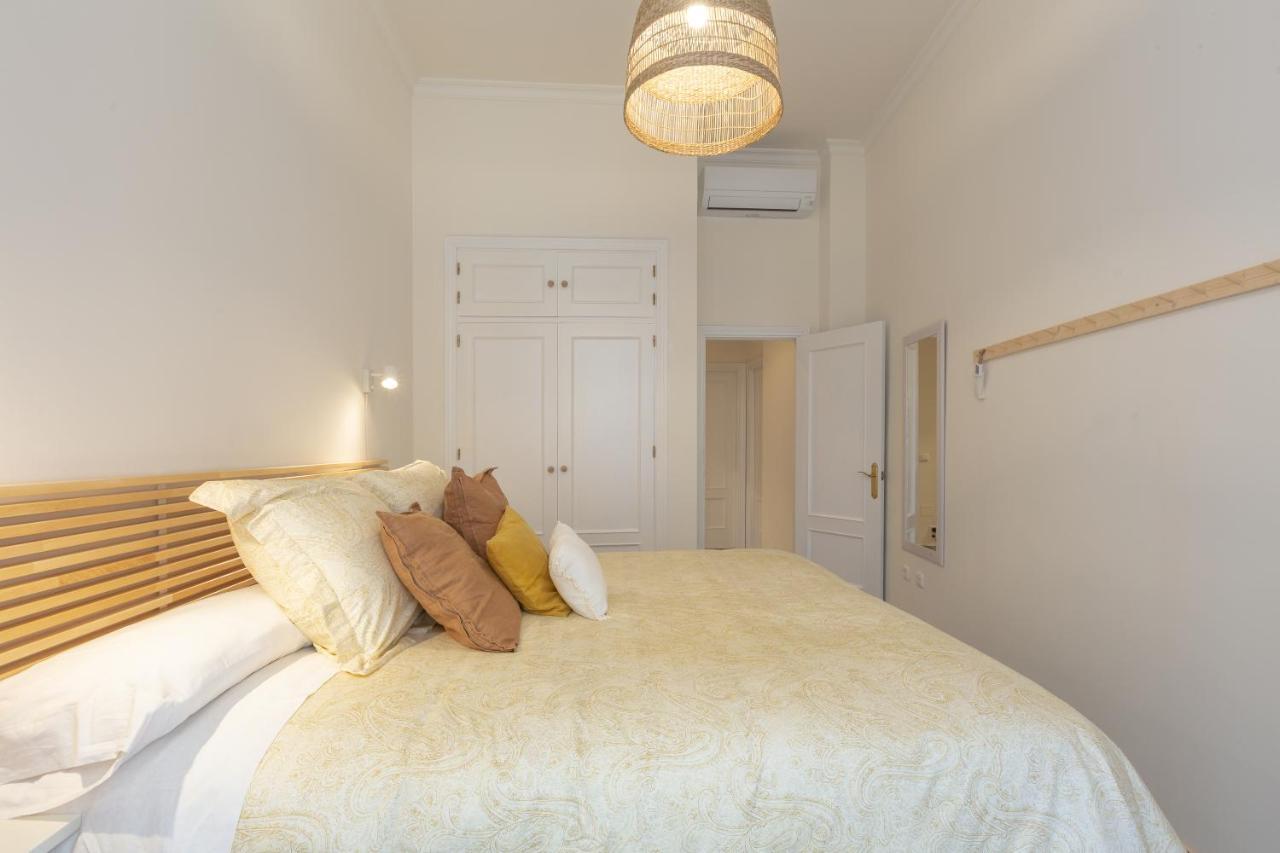 Puerta De Larios: Central Three-Bedroom Apartment With Balconies And Patio Màlaga Exteriér fotografie